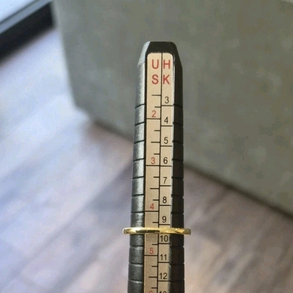 Maxine 3.5 Carat Oval Cut Engagement Ring 925 Silver Cubic Zirconia Gold Ring - Picture 12 of 12